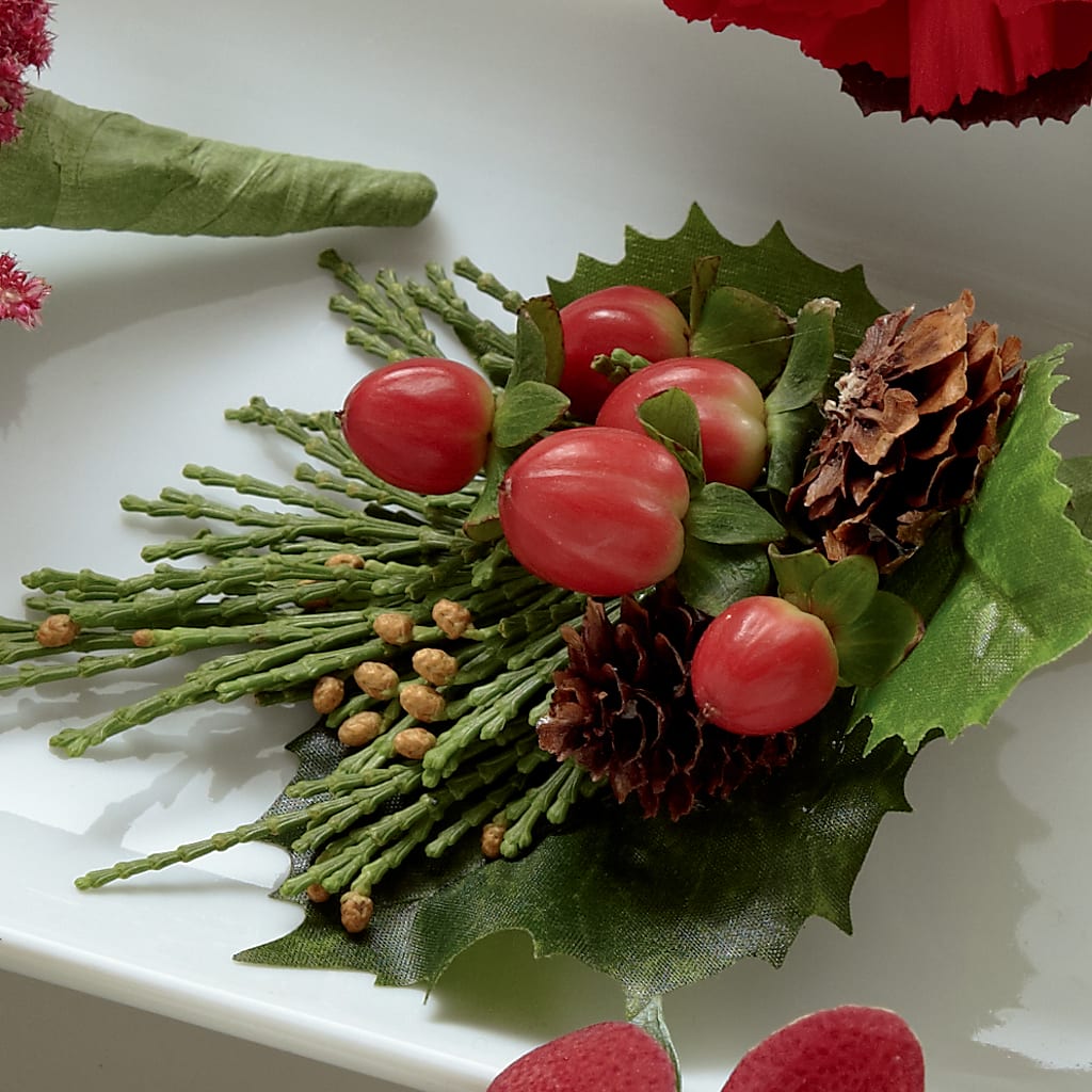 Red Berry Boutonniere – Vidor Florist, Vidor TX