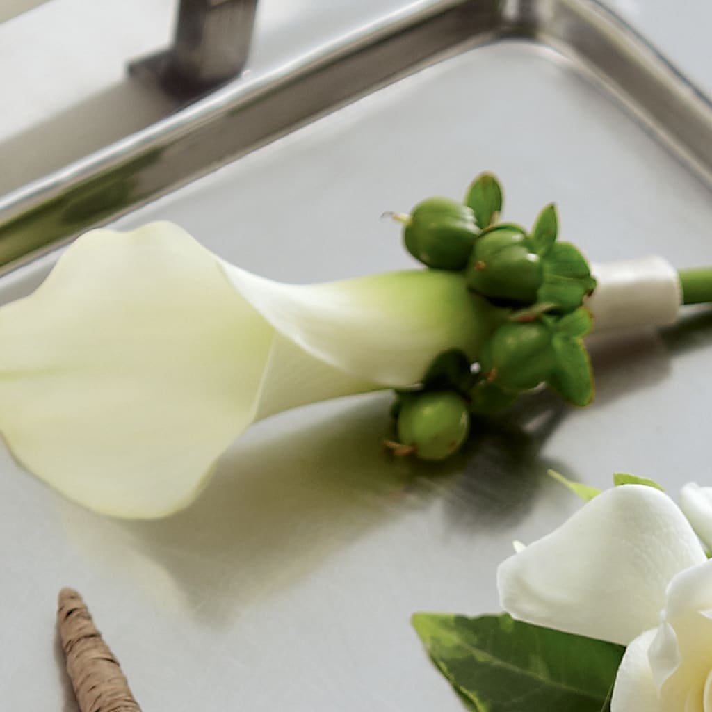 White Calla Boutonniere – Vidor Florist, Vidor TX