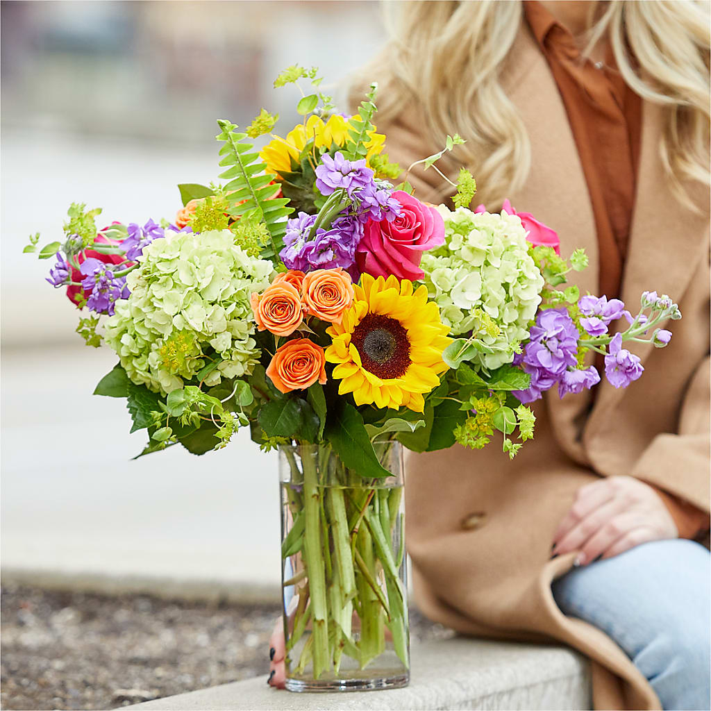 Vibrant Greetings Bouquet –  Vidor Florist, Vidor TX